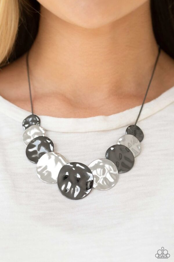 Paparazzi Necklace ~ A Daring DISCovery - Black