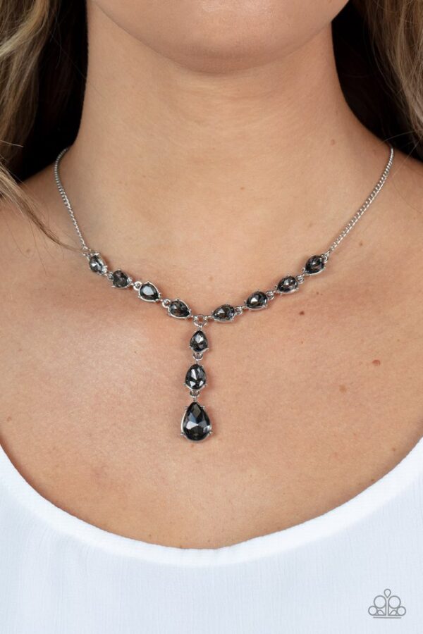 Paparazzi Necklace ~ Park Avenue A-Lister - Silver