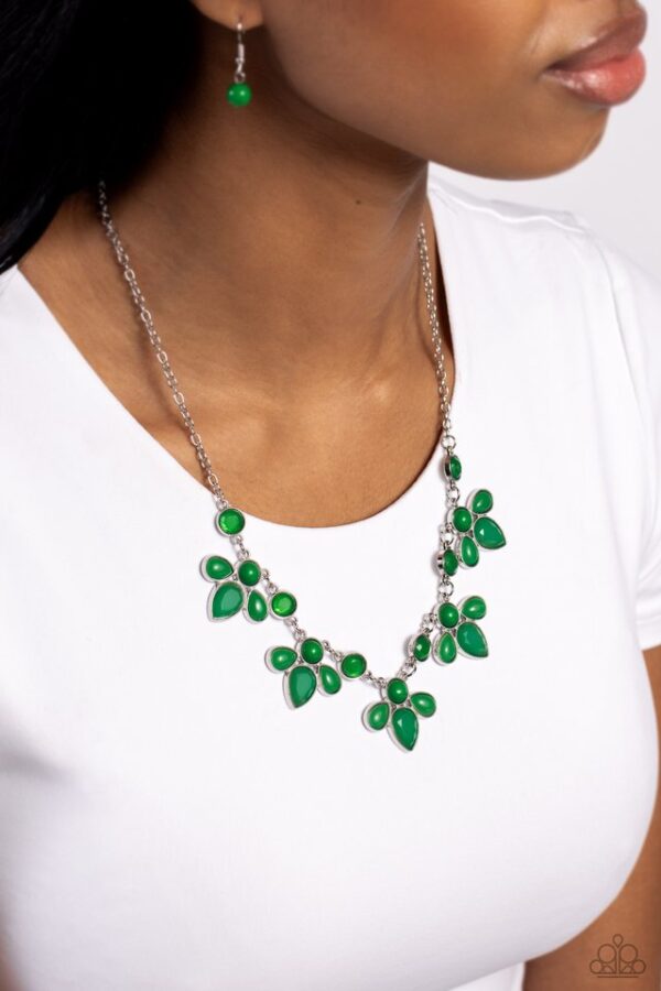 Paparazzi Necklace ~ FROND-Runner Fashion - Green