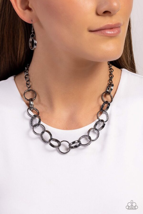 Paparazzi Necklace ~ Metro Medley - Black