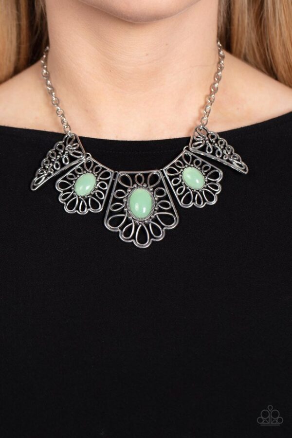 Paparazzi Necklace ~ Glimmering Groves - Green