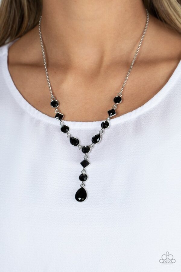 Paparazzi Necklace ~ Forget the Crown - Black