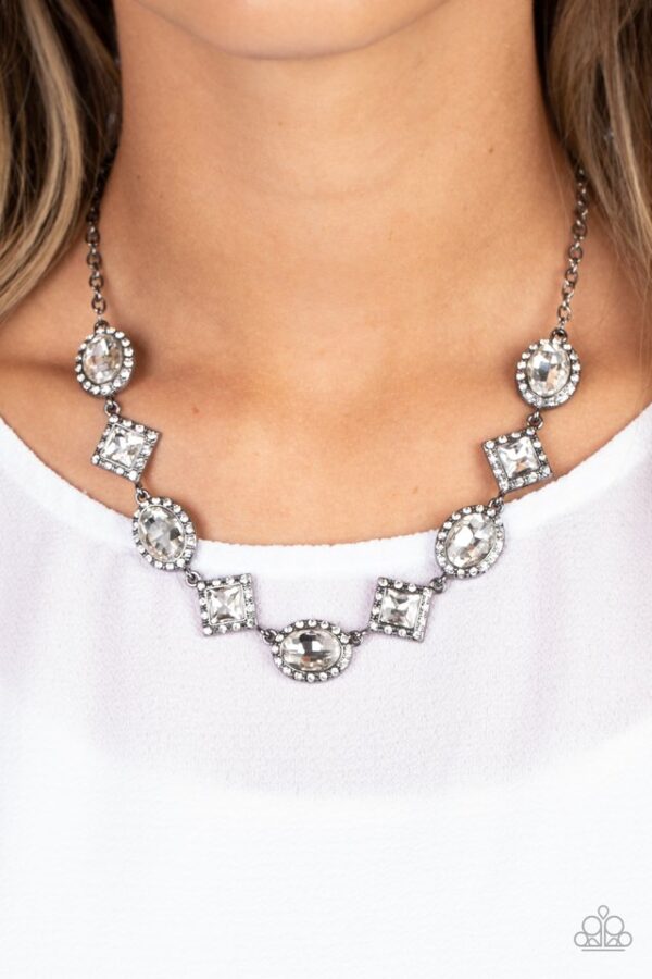 Paparazzi Necklace ~ Diamond of the Season - Black