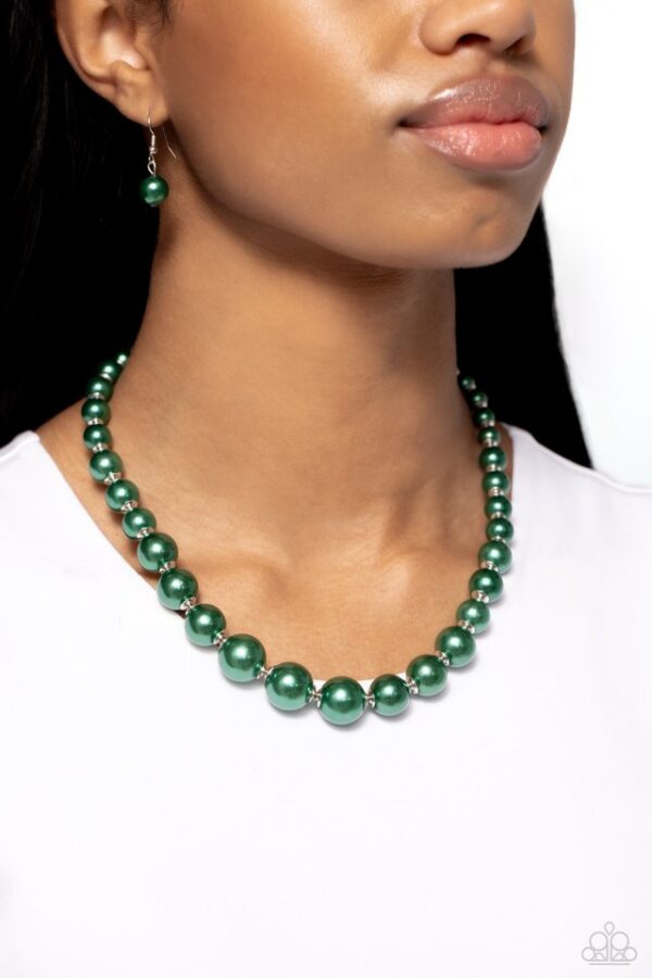 Paparazzi Necklace ~ Manhattan Mogul - Green