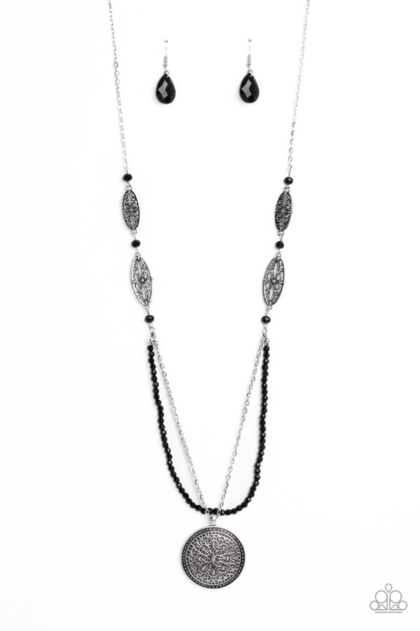 Paparazzi Necklace ~ Garden of Grace - Black