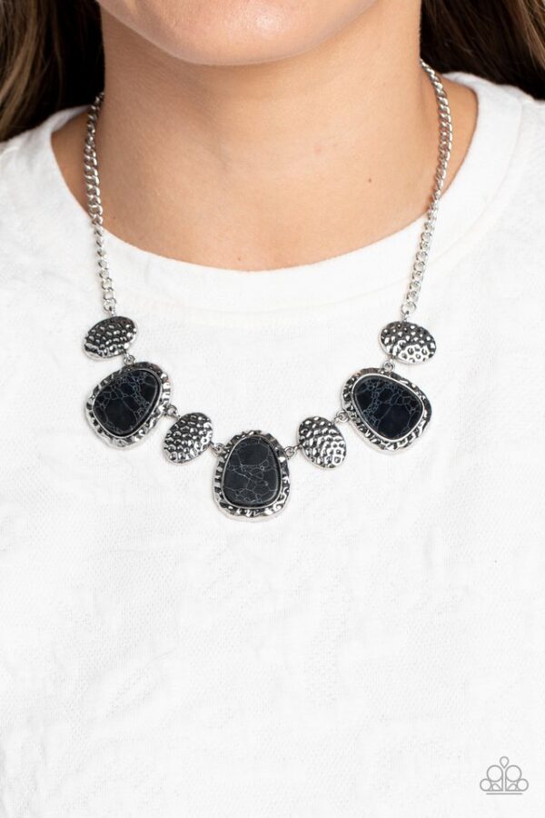 Paparazzi Necklace ~ Badlands Border - Black