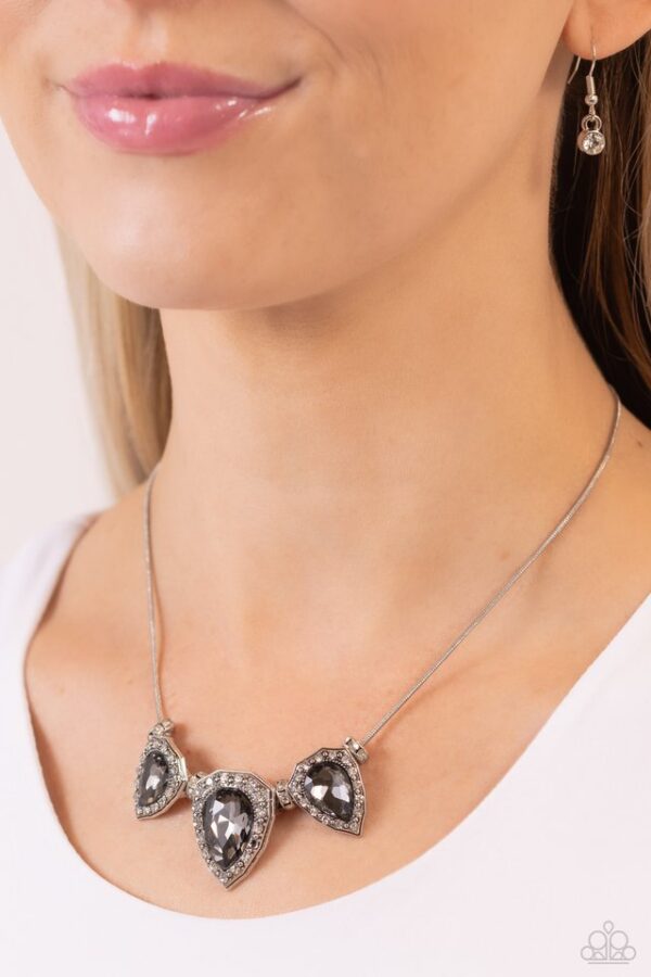 Paparazzi Necklace ~ Majestic Met Ball - Silver