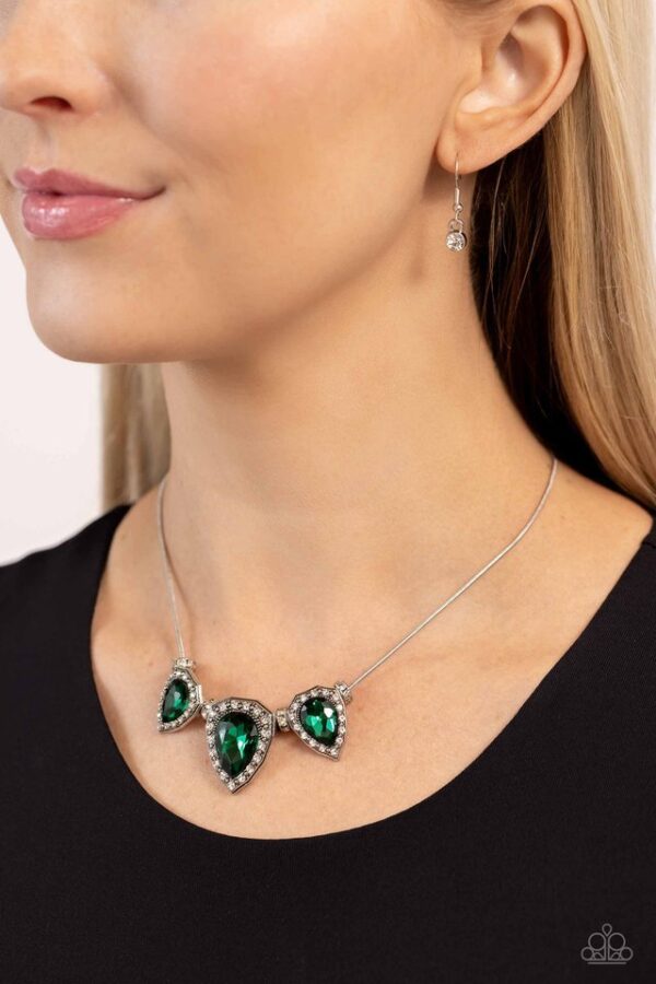 Paparazzi Necklace ~ Majestic Met Ball - Green