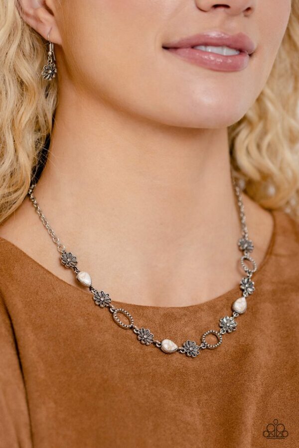 Paparazzi Necklace ~ Casablanca Chic - White