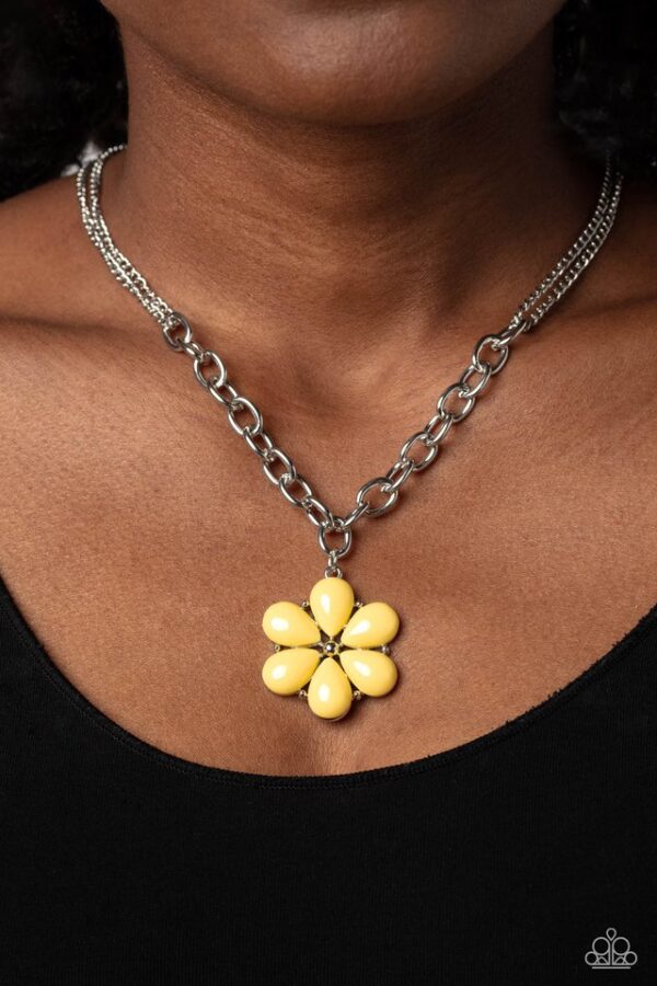 Paparazzi Necklace ~ Dazzling Dahlia - Yellow