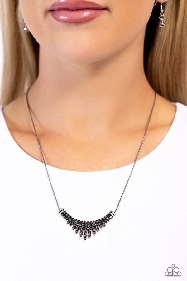 Paparazzi Necklace ~ Dramatic Diadem - Silver