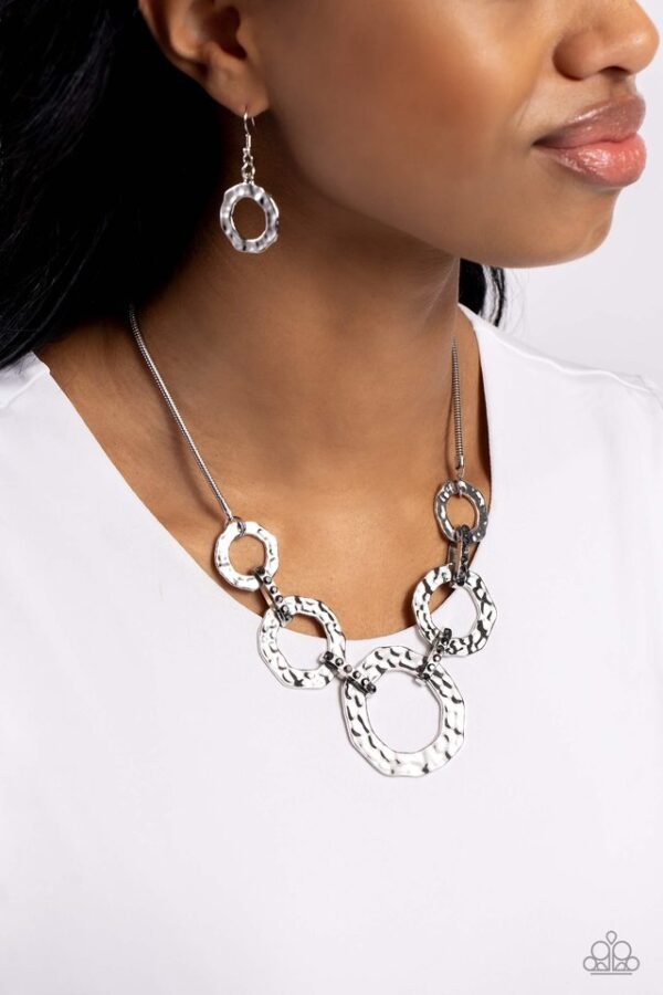 Paparazzi Necklace ~ Rounded Redux - Silver