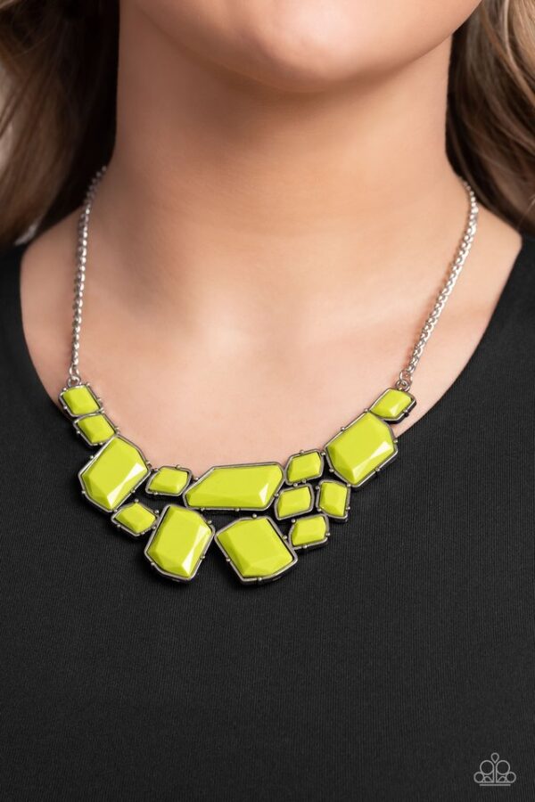 Paparazzi Necklace ~ Energetic Embers - Green