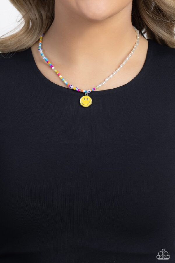 Paparazzi Necklace ~ Smiling Showdown - Yellow