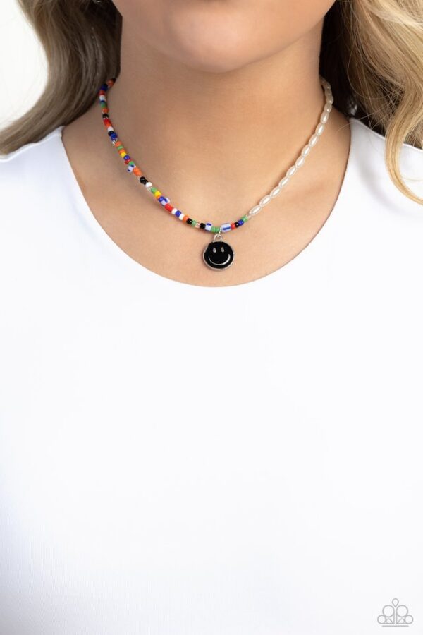 Paparazzi Necklace ~ Smiling Showdown - Black