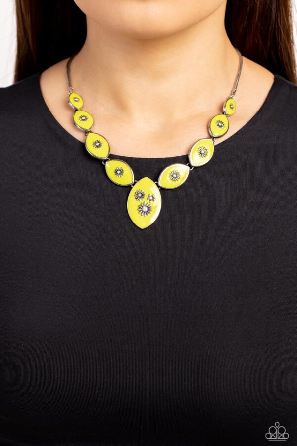 Paparazzi Necklace ~ Pressed Flowers - Green