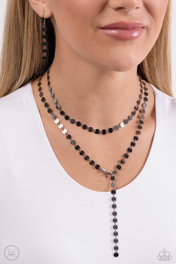 Paparazzi Necklace ~ Reeling in Radiance - Black