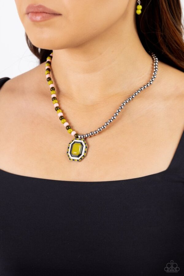 Paparazzi Necklace ~ Contrasting Candy - Green