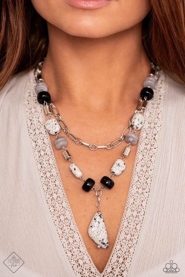 Paparazzi Necklace ~ High-End Habitat - Black