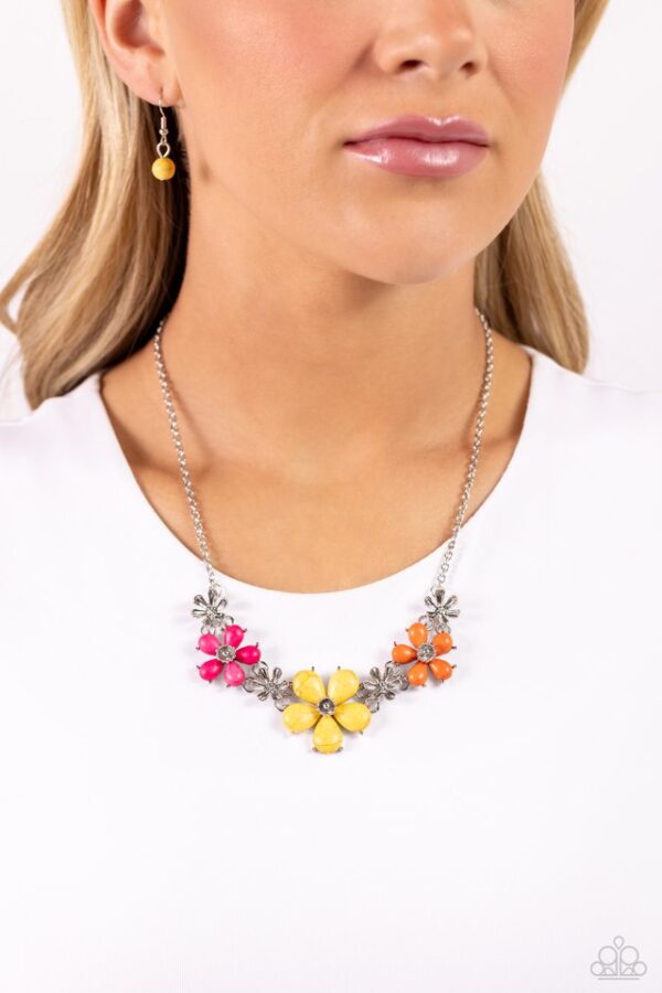 Paparazzi Necklace ~ Growing Garland - Yellow