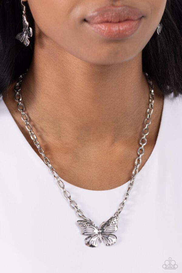 Paparazzi Necklace ~ Midair Monochromatic - Silver