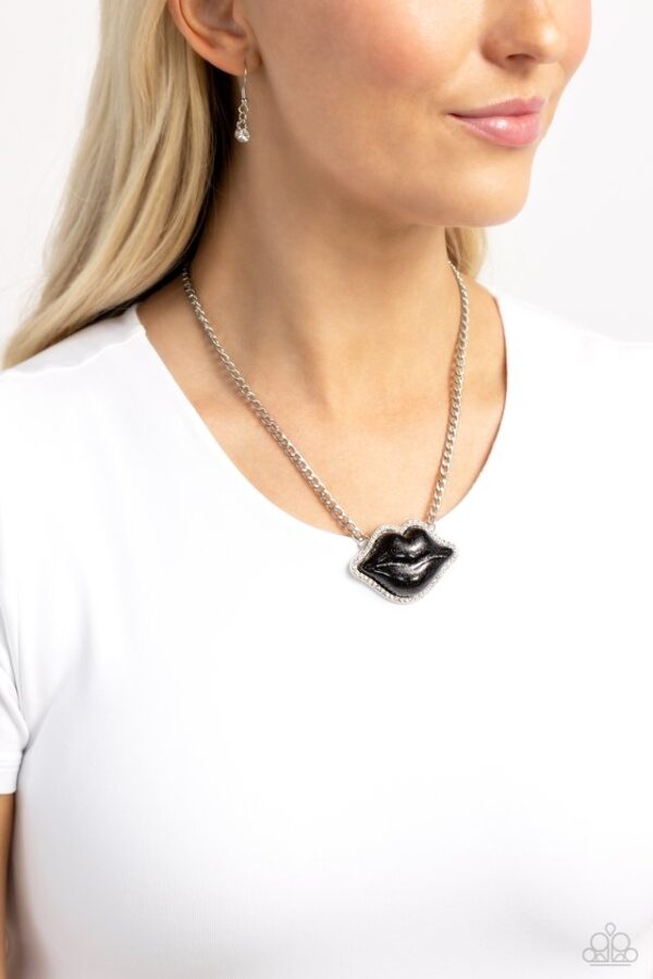 Paparazzi Necklace ~ Lip Locked - Black