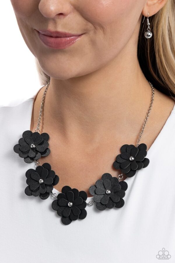 Paparazzi Necklace ~ Balance of FLOWER - Black