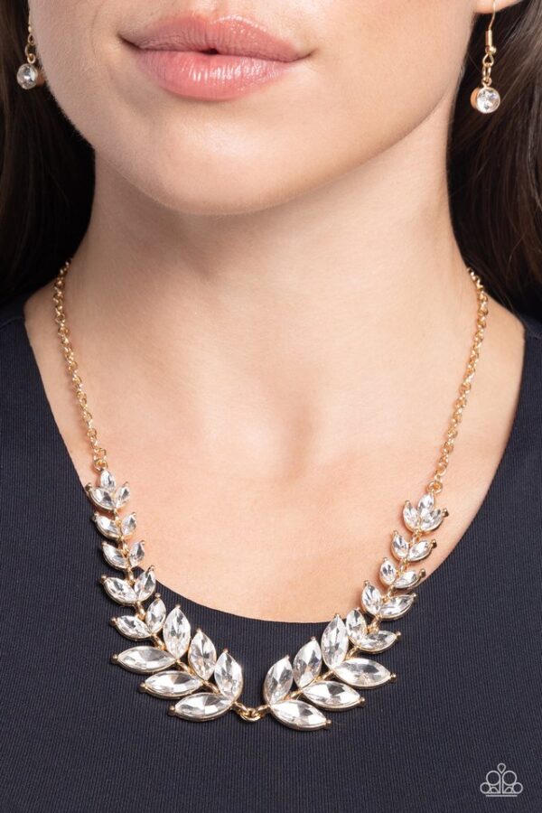 Paparazzi Necklace ~ Luxury Laurels - Gold