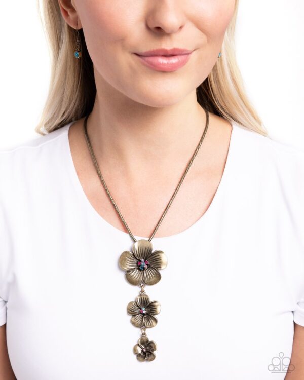 Paparazzi Necklace ~ Wallflower Whimsy - Brass