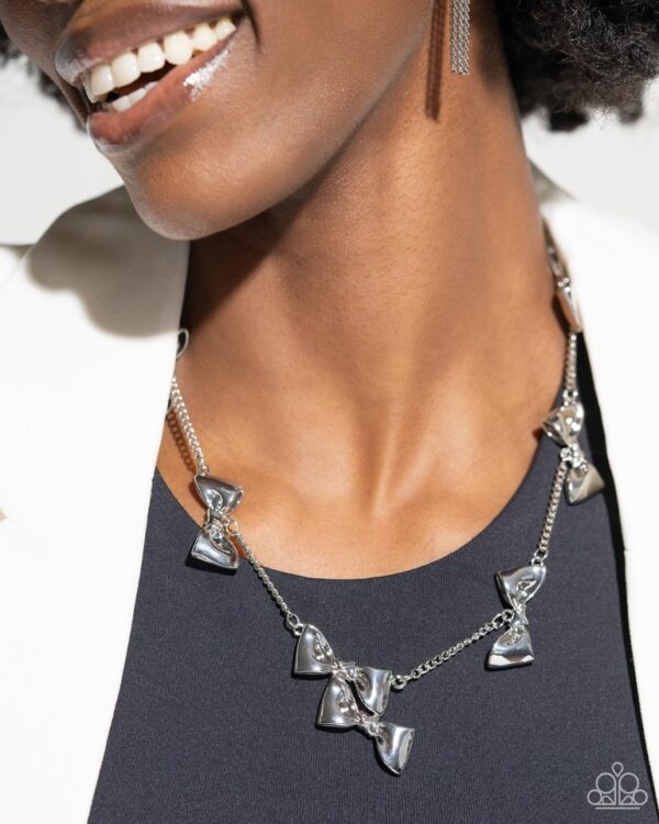 Paparazzi Necklace ~ Dapper Definition - Silver