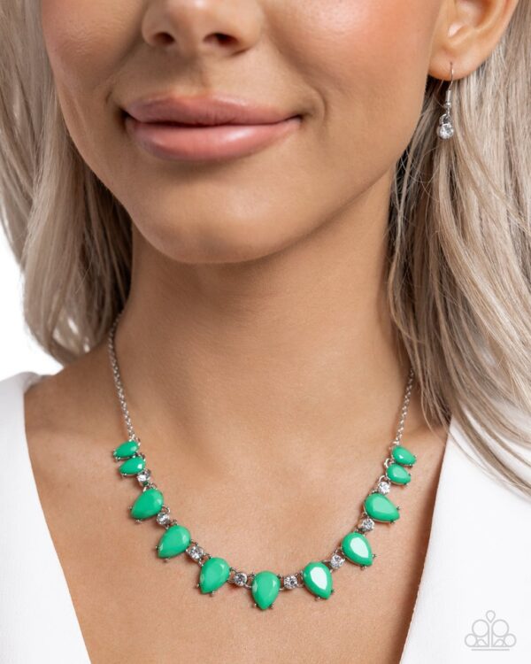 Paparazzi Necklace ~ Malibu Marvel - Green